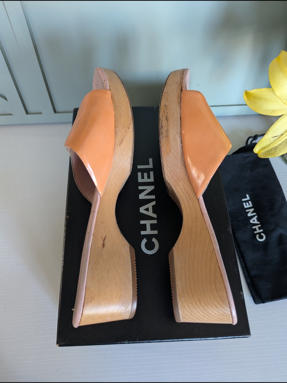 Chanel patent leather wooden platform slide mules - Picture 9 of 15